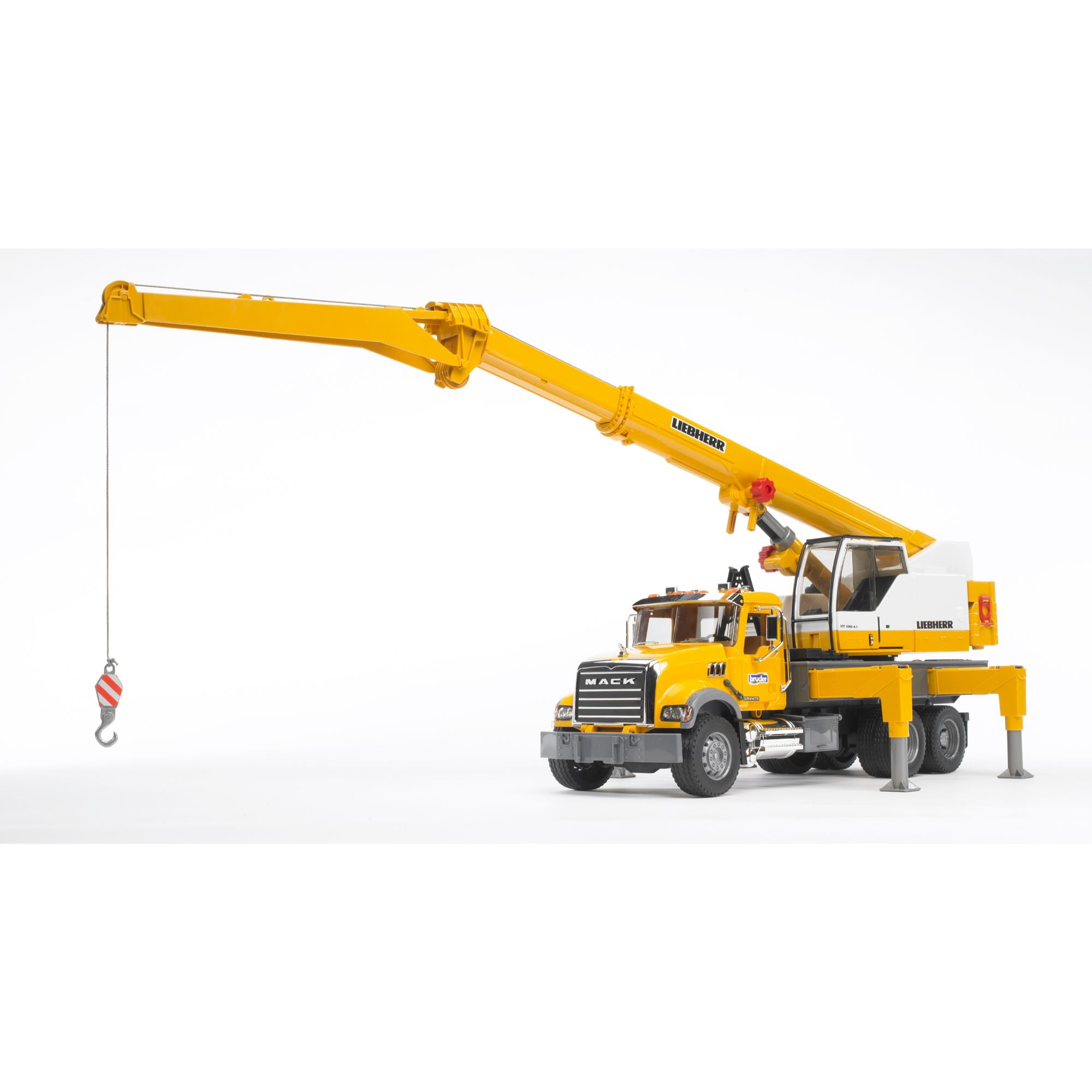 bruder 02818 mack