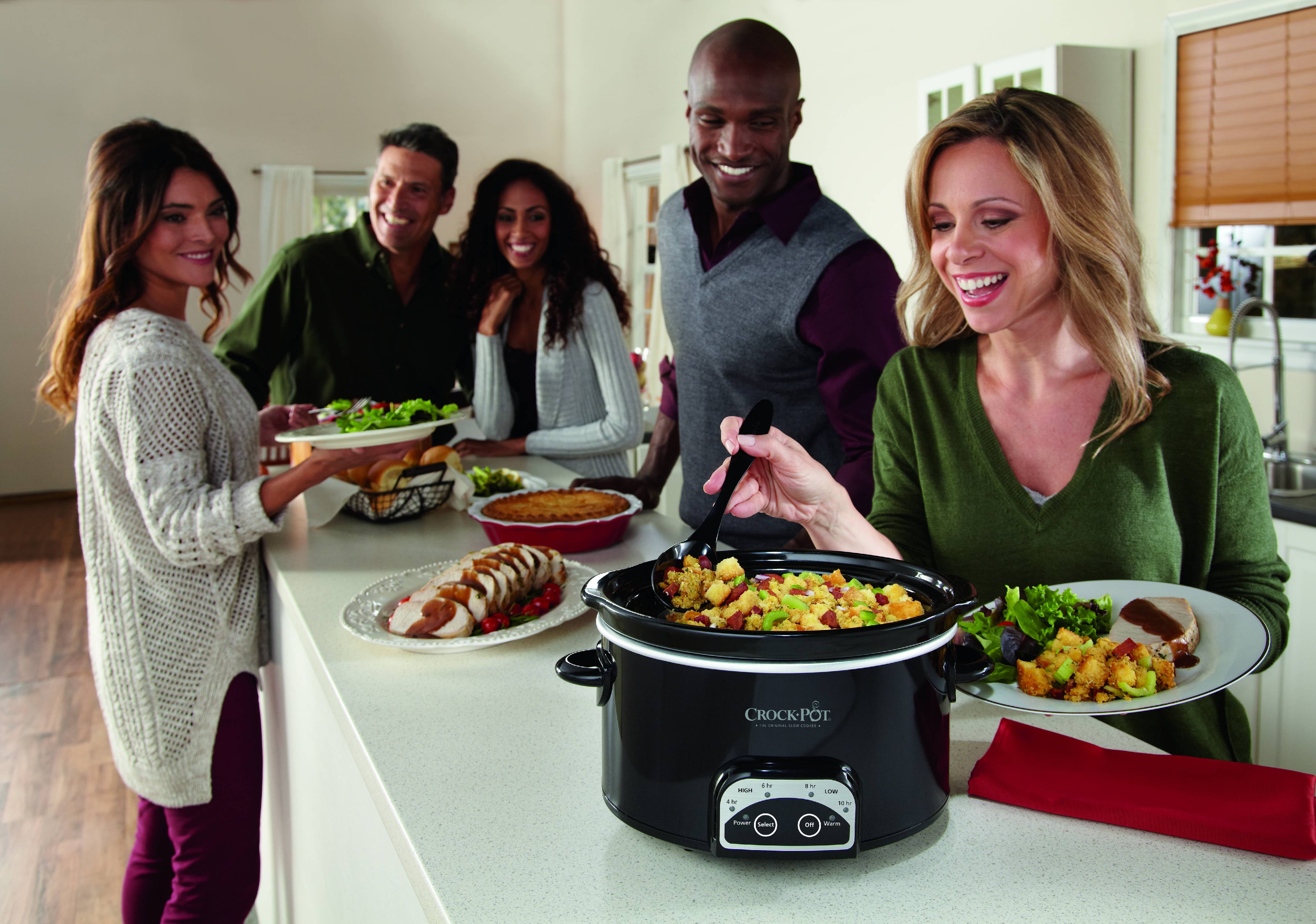 CrockPot Slow Cooker Crock Pot 4 qt Oval Black Stoneware Dishwasher-Safe  For 4+