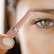 thumbnail image 4 of Diseño de doble cabezal de afeitadora de cejas con diferentes ángulos para recortar, 4 of 5