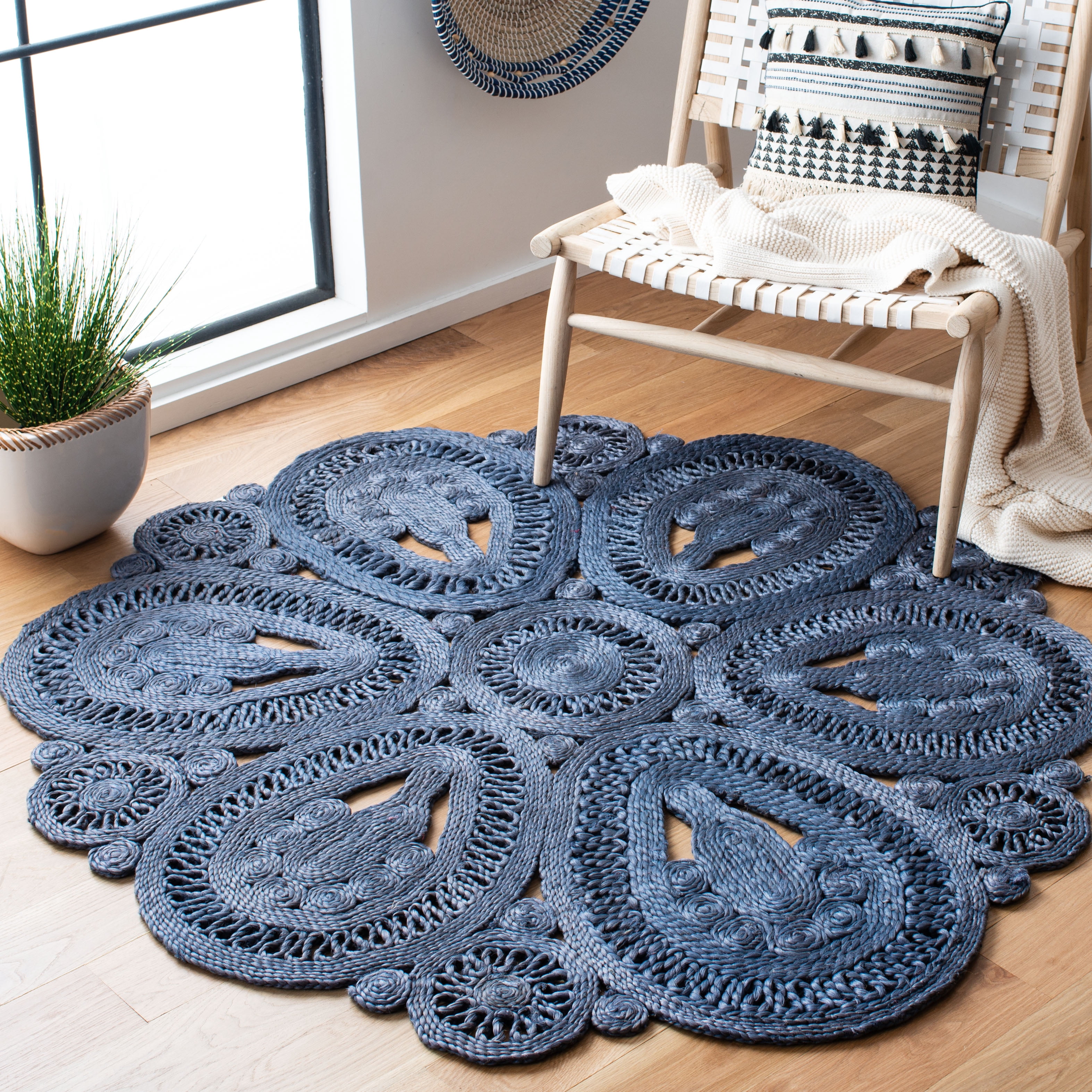 SAFAVIEH Natural Fiber Stamen Solid Area Rug, Navy, 4' x 4' Round