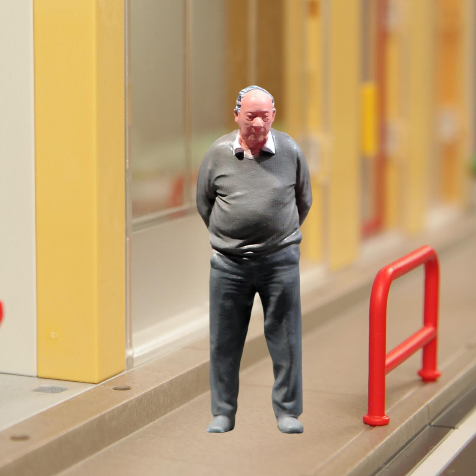 Mini People Figure Hand Painted Resin Tiny Elderly Simulation Model for Collectors Diorama Scenes Photography