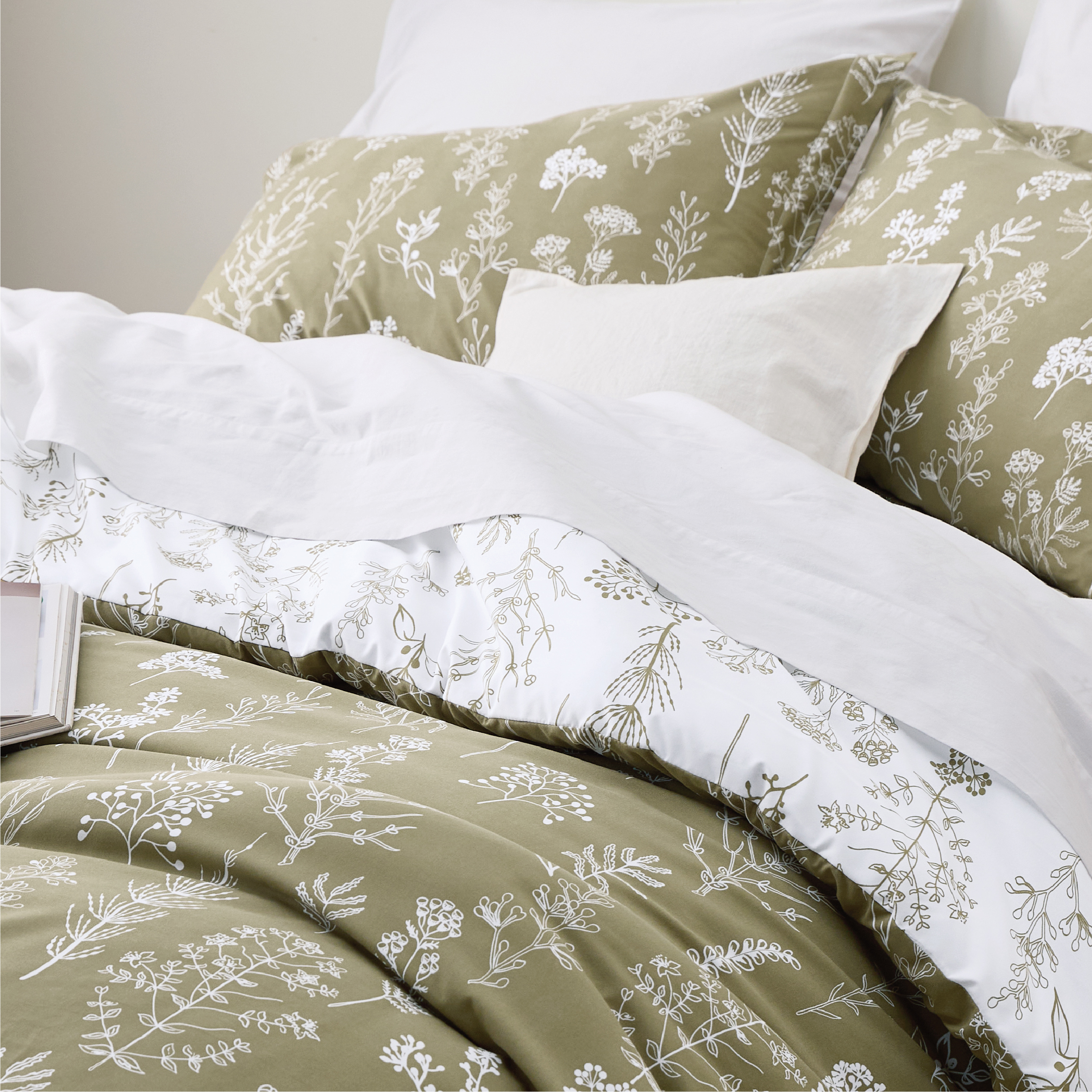 Cozy Comfort 3 Pieces Comforter Sets, 1 Soft Reversible Botanical Flowers Comforter and 2 Pillow Shams, Olive Green, Queen Size