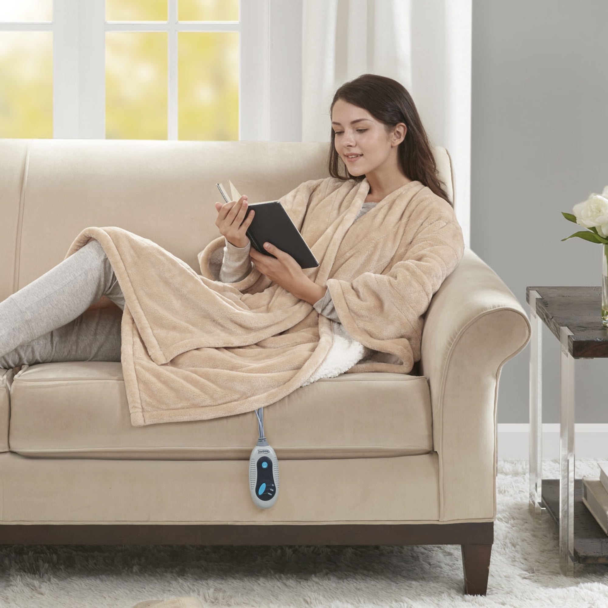 Beautyrest Soft Sherpa Fleece Electric Heated Blanket Wrap with Auto  Shutoff , 50 x 64, Tan - Walmart.com