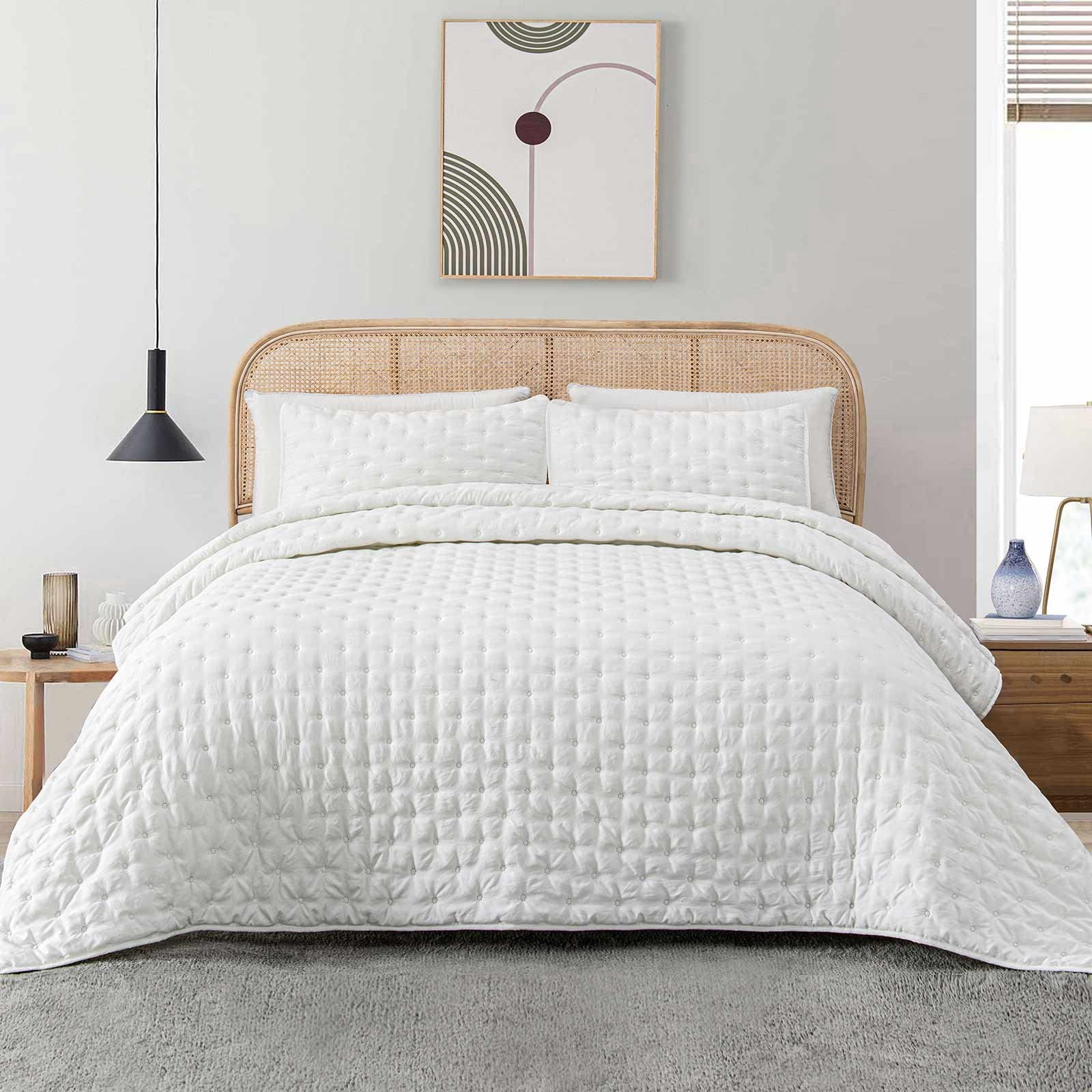 Queen Size Quilt Set, 3-Piece Soft Lightweight Quilts Queen Bedspread Bedding Set Dotted Circle