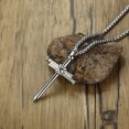 thumbnail image 3 of Collar de hombre con personalidad punk con colgante de cruz de clavo de acero fundido de acero de titanio, 3 of 5