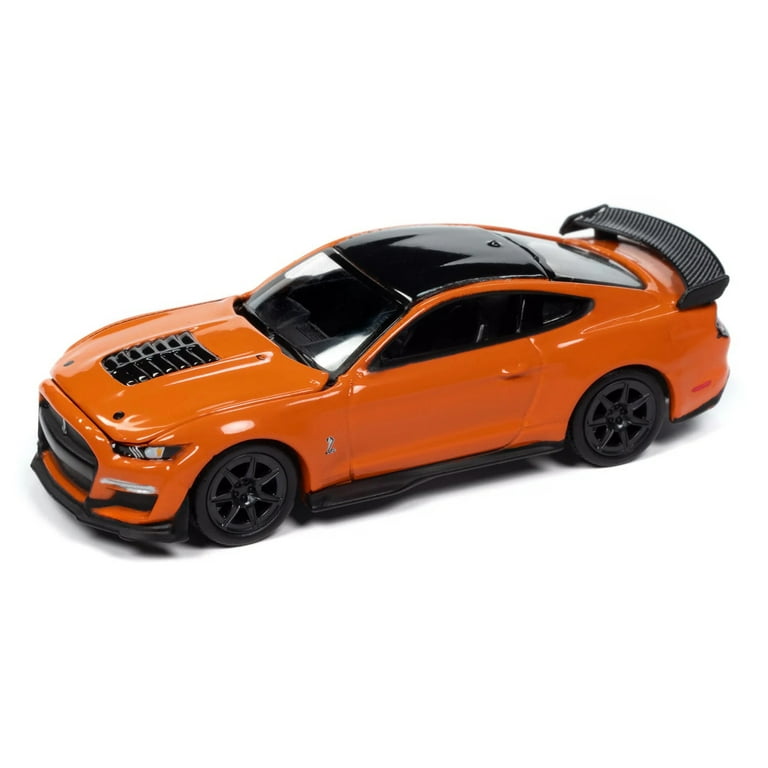 Auto World 1:64 Die Cast 2021 Ford Mustang Shelby GT500 Carbon