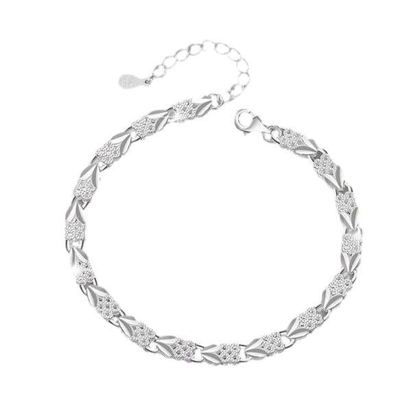 Pulsera ajustable para mujer con colgante de trébol de cuatro hojas y corazón que simboliza el amor y la suerte.