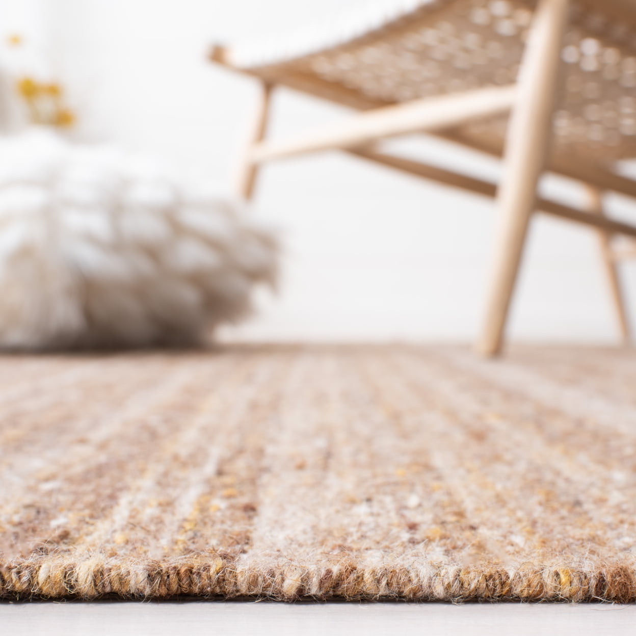 SAFAVIEH Kilim Russell Striped Area Rug, Beige/Yellow, 7' x 7' Round