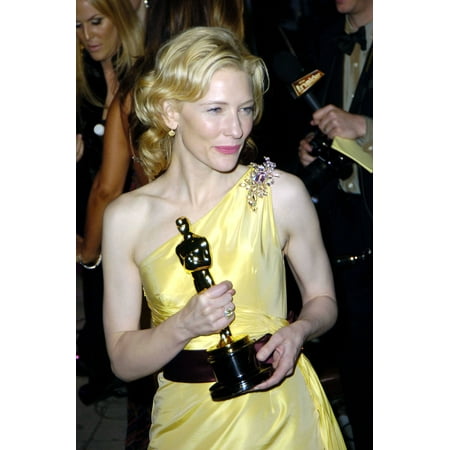 Cate Blanchett At Arrivals For Vanity Fair Oscar Party MortonS Restaurant Los Angeles Ca Sunday February 27 2005 Photo By Michael GermanaEverett Collection