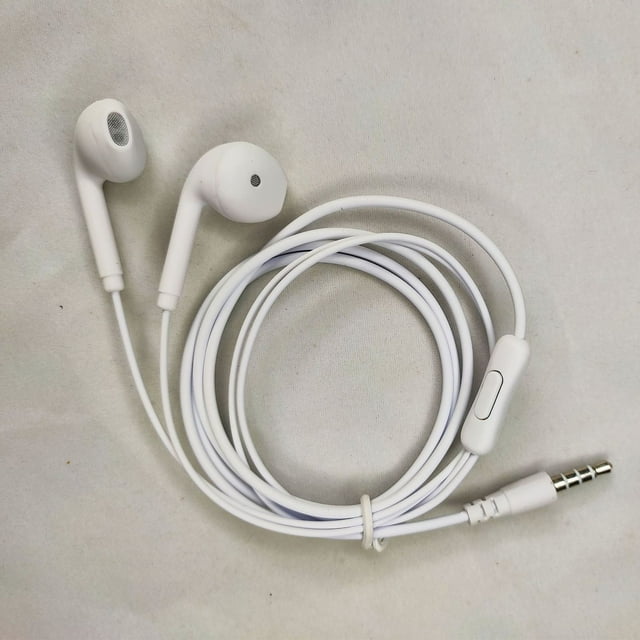Auriculares electrónicos con cable y micrófono, auriculares internos con aislamiento de ruido, potentes y de alta definición, compatibles con la mayoría de los auriculares de 3,5 mm.