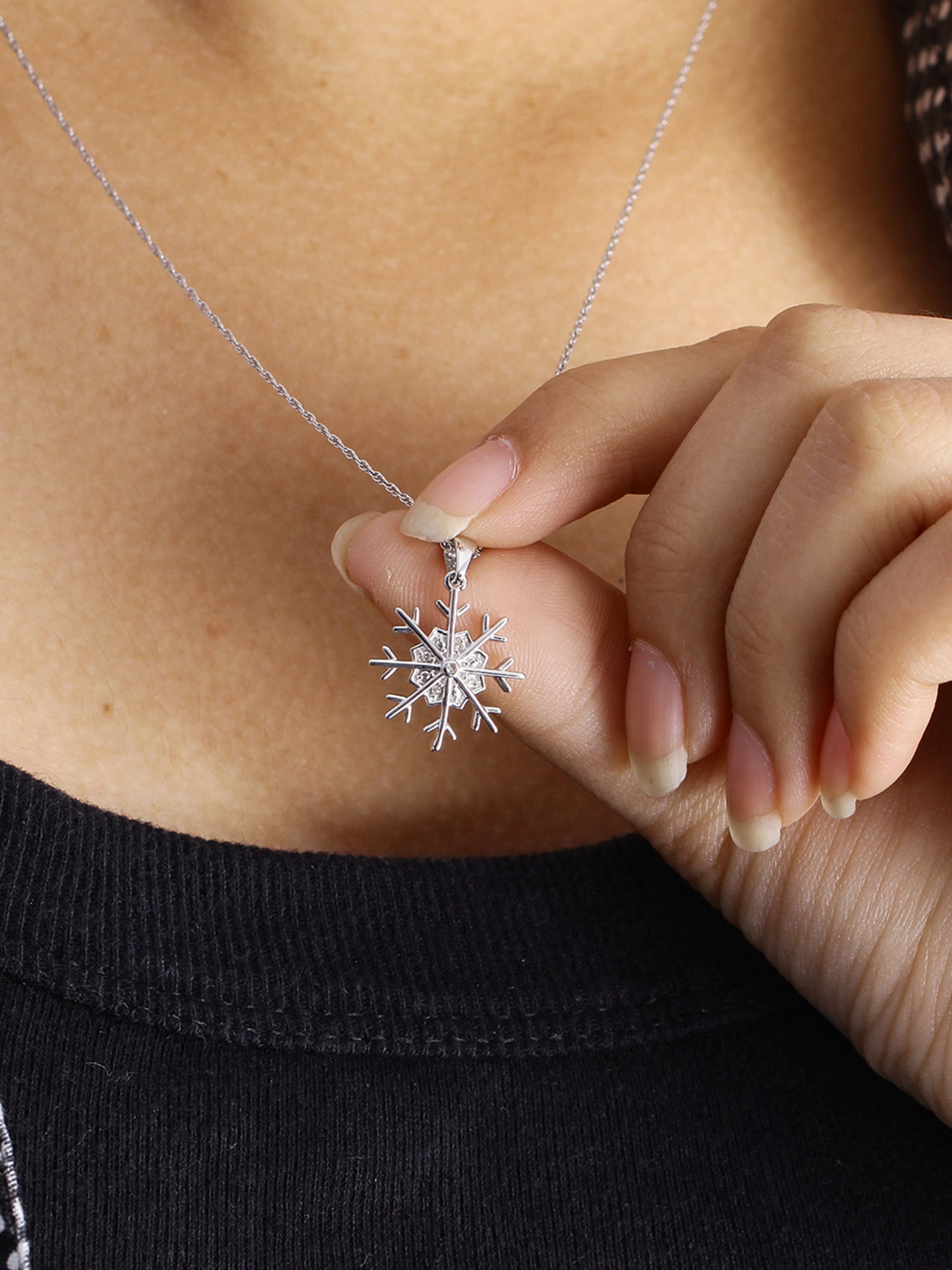 Sterling Silver Snowflake Necklaces - Eleganzia Jewelry