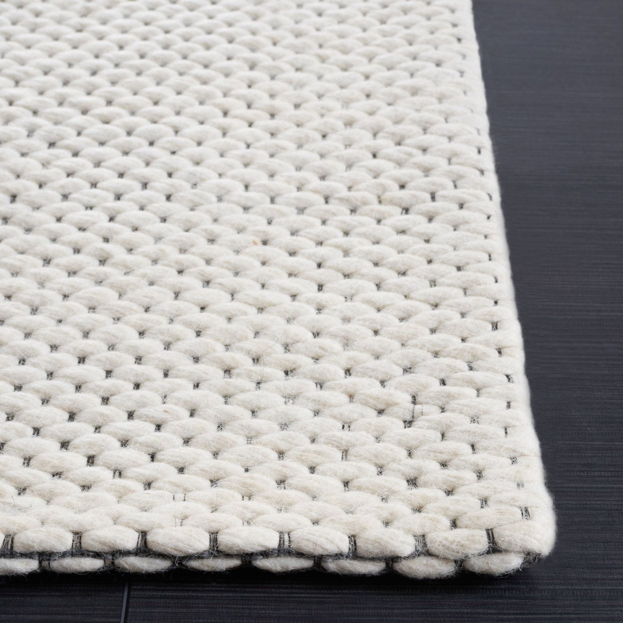 SAFAVIEH Marbella Melva Geometric Runner Rug, Ivory, 2'3" x 8'