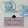 thumbnail image 3 of Chupetes Tommee Tippee Ultra-light Glow en la Noche Diseño de Una Pieza de Silicona para Bebé, 3 of 8