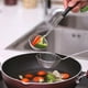 thumbnail image 5 of Cuchara coladora, colador de araña asiática de acero inoxidable, espumadera de malla fina para pastas y verduras, práctica herramienta de cocina con mango resistente al calor, compatible con ollas,, 5 of 5