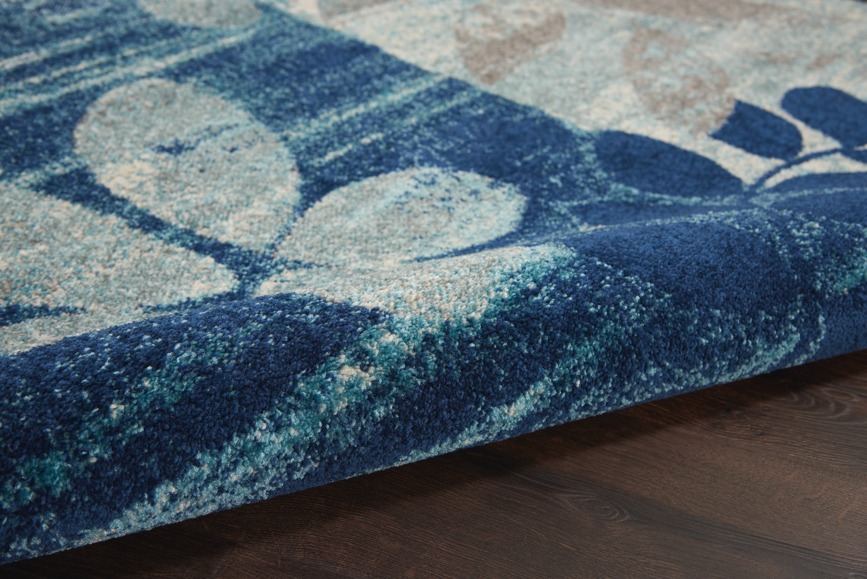 Serene Modern Botanical Navy/Light Blue 4' x 6' Area Rug, (4' x 6')