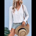 thumbnail image 4 of Camisetas de Verano con Cuello en V para Mujer, Estilo Informal, Tipo Túnica con Botones y Cuello Henley S, 4 of 7