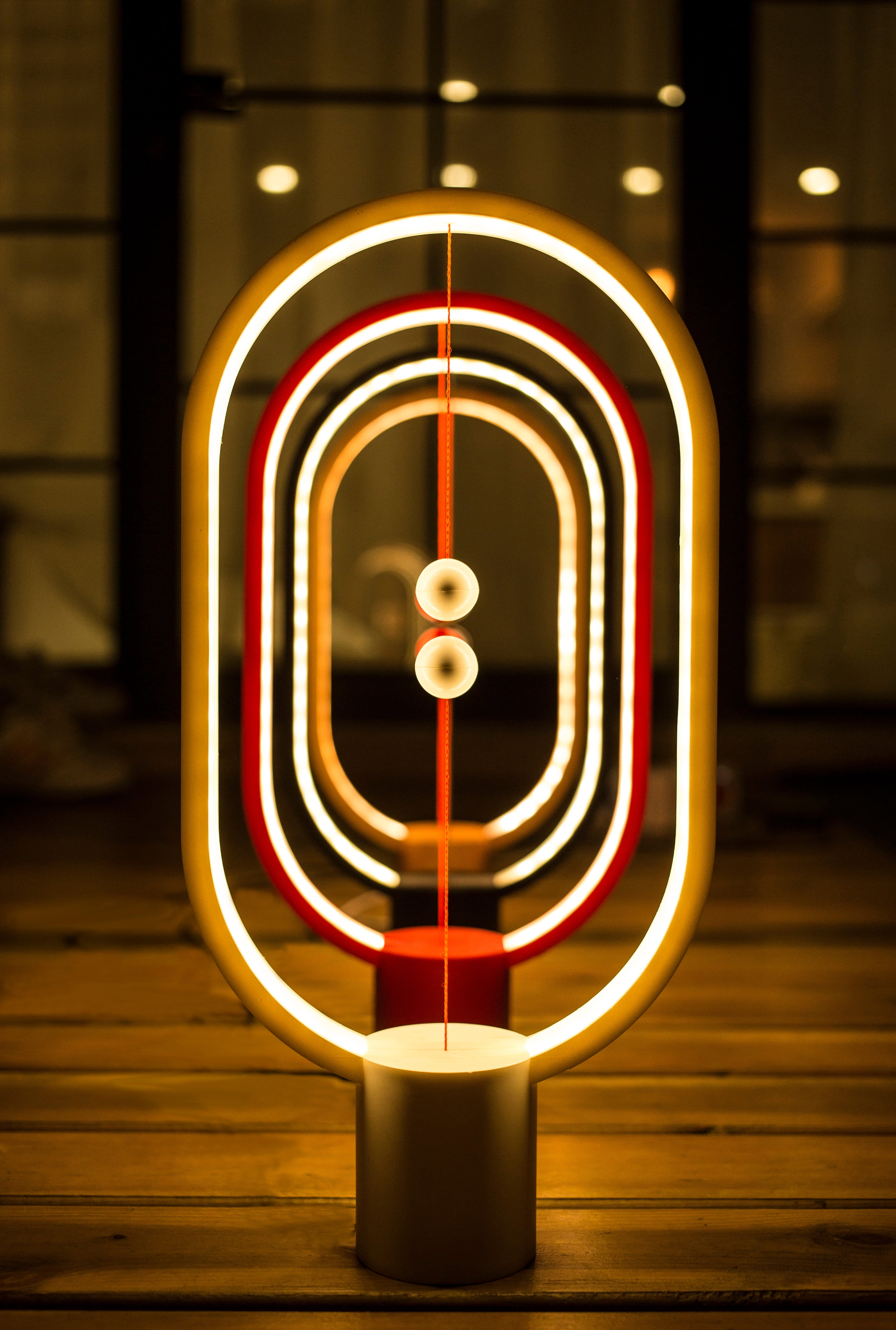 Heng Balance desk Lamp Ellipse; LIGHT WOOD