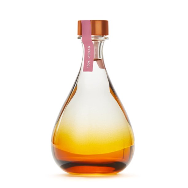 ESSCENTIALS On The Town Fragrance Mist - Hermosa y ligera fragancia en aerosol de la naturaleza - Niebla vegana y no tóxica con notas de cereza negra y orquídea de vainilla - 2.0 oz / 60 ml