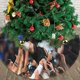 thumbnail image 3 of Falda para árbol de Navidad Me-Ssi, suave y divertida, con diseño de feliz Navidad, decoración navideña de estilo rústico, 30", 3 of 4