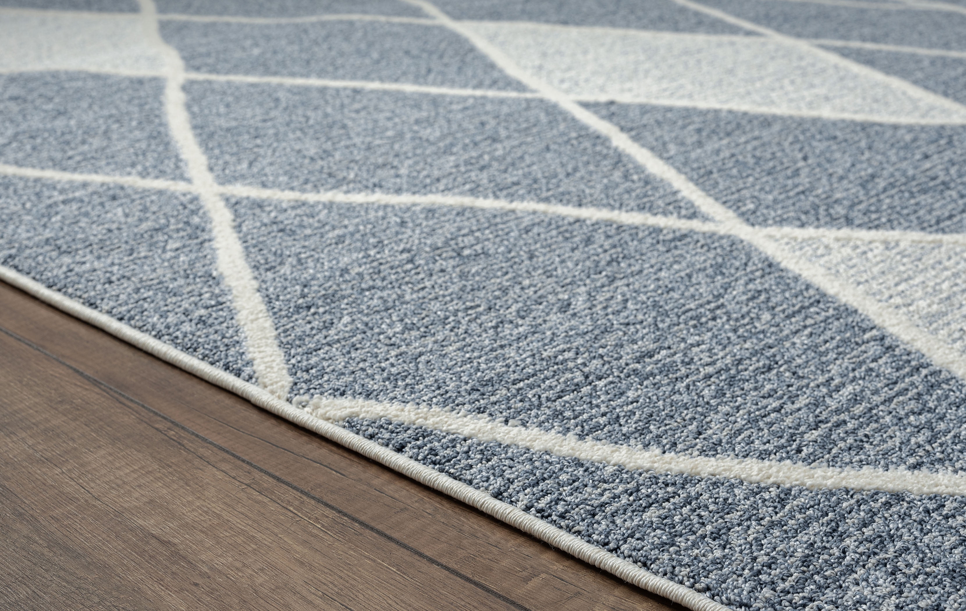 United Weavers of America Milana Modern/Contemporary Geomtric Area Rug, 7' 11" x 7' 11"