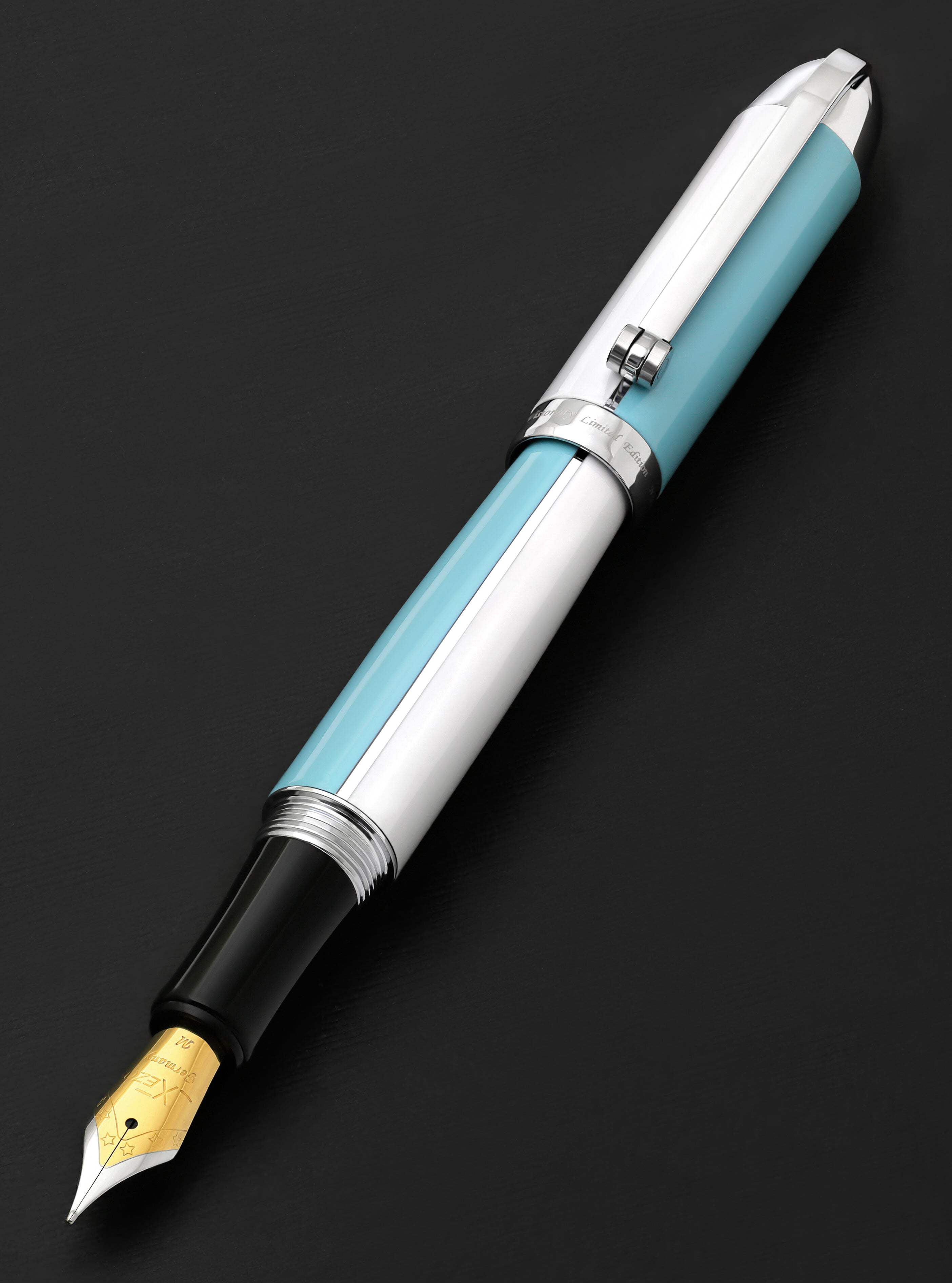 Xezo Xezo Visionary® Brass  Aluminum Enameled Fountain Pen (Medium Nib) - Sky Blue / White
