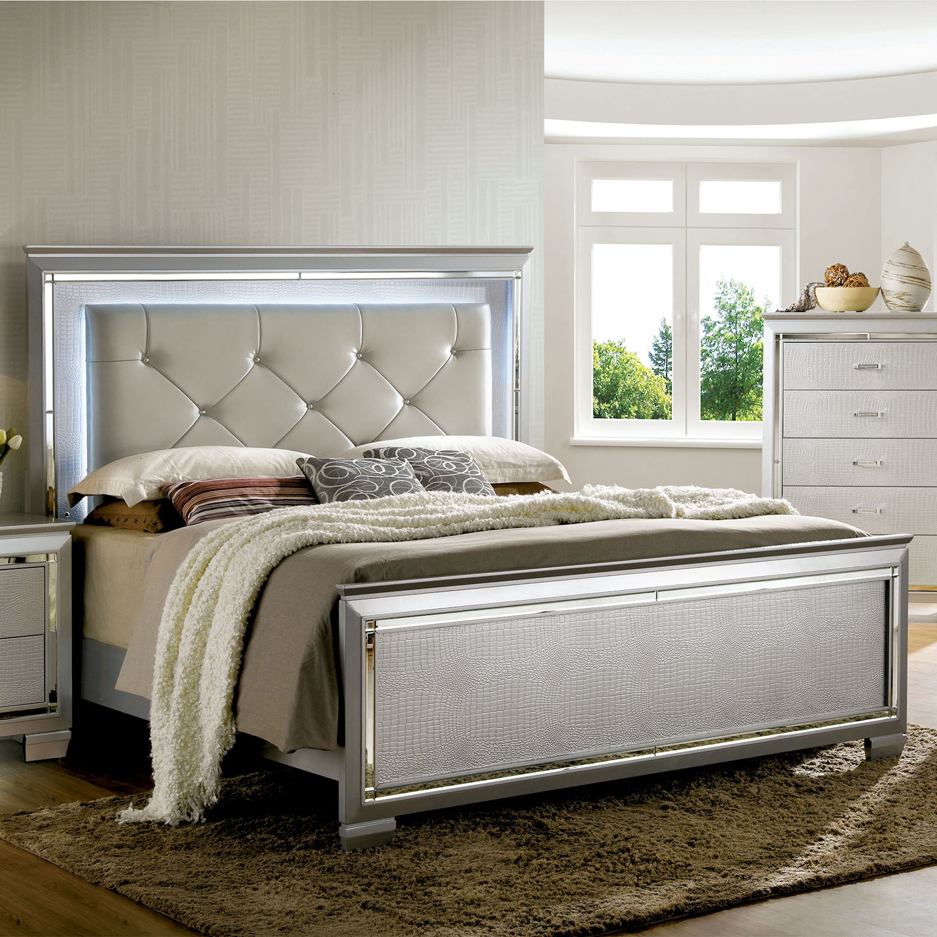 Furniture of America Alderton Panel Bed, Queen, Silver and Gray