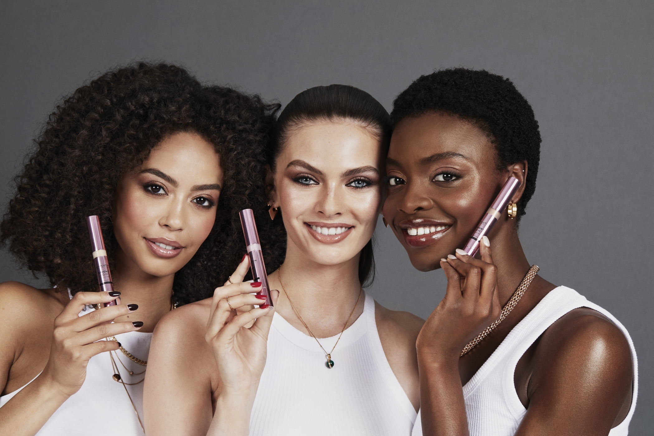 Makeup Revolution Bright Light Highlighter Wand - Divine Dark Pink
