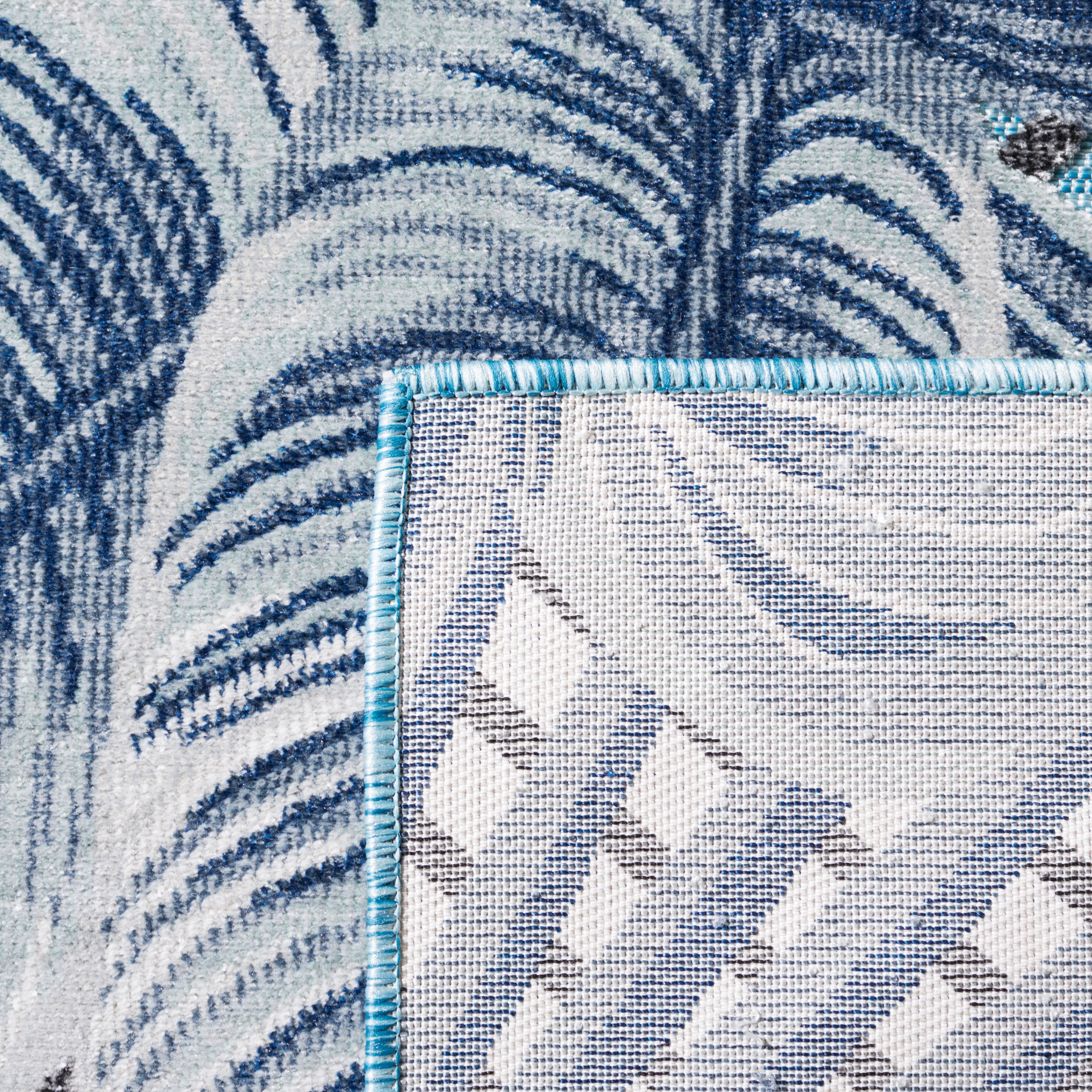 SAFAVIEH Cabana Salima Indoor/Outdoor Area Rug, Aqua/Navy, 7' x 7' Round