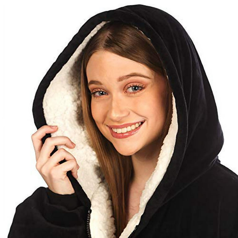 THE COMFY Original  Oversized Microfiber & Sherpa Wearable Blanket, Seen  On Shark Tank, One Size Fits All : : Home