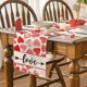 thumbnail image 4 of Acuarela, corazón, flecha, amor Camino de mesa para el día de San Valentín, decoración de mesa de comedor para cocina, aniversario, boda, vacaciones, temporada, para interiores y exteriores, 4 of 5
