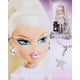 thumbnail image 4 of Muñeca de Moda Bratz Charmz Cloe con Pulsera de Dijes Coleccionable, 4 of 9