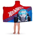 thumbnail image 2 of Toalla con capucha Hot Wheels de algodón suave para niños de 3 a 7 años, 2 of 5