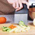 thumbnail image 5 of Cuchillo para freír francés de alta resistencia, picador ondulado de acero inoxidable grueso, mango negro, rebanador duradero para patatas, pepino, verduras (negro), 5 of 5