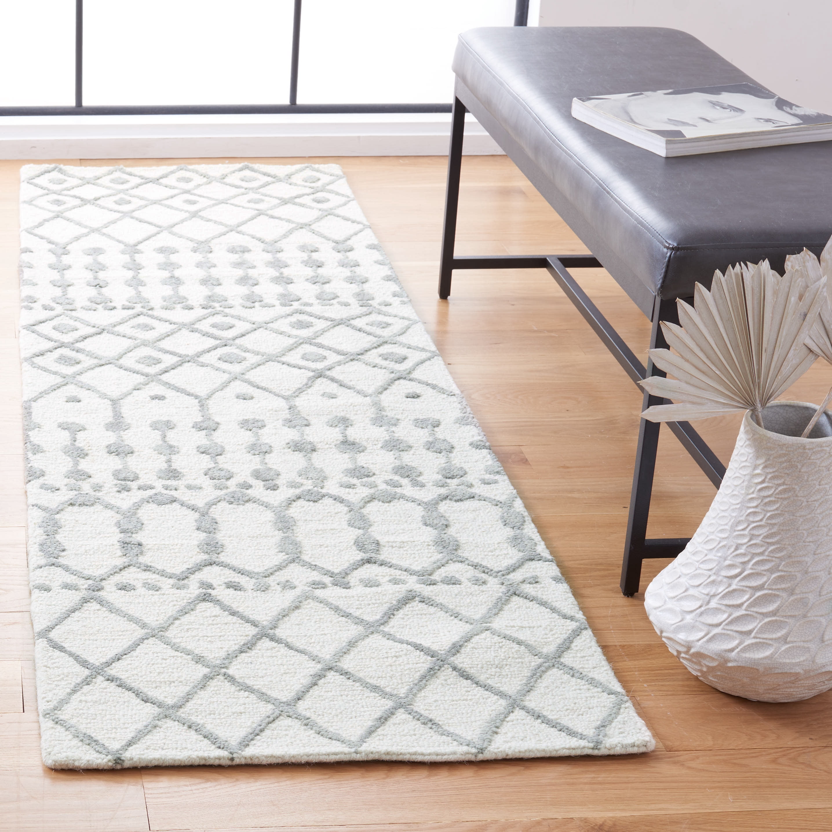 SAFAVIEH Blossom Aspen Geometric Wool Runner Rug, Ivory/Grey, 2'3" x 5'