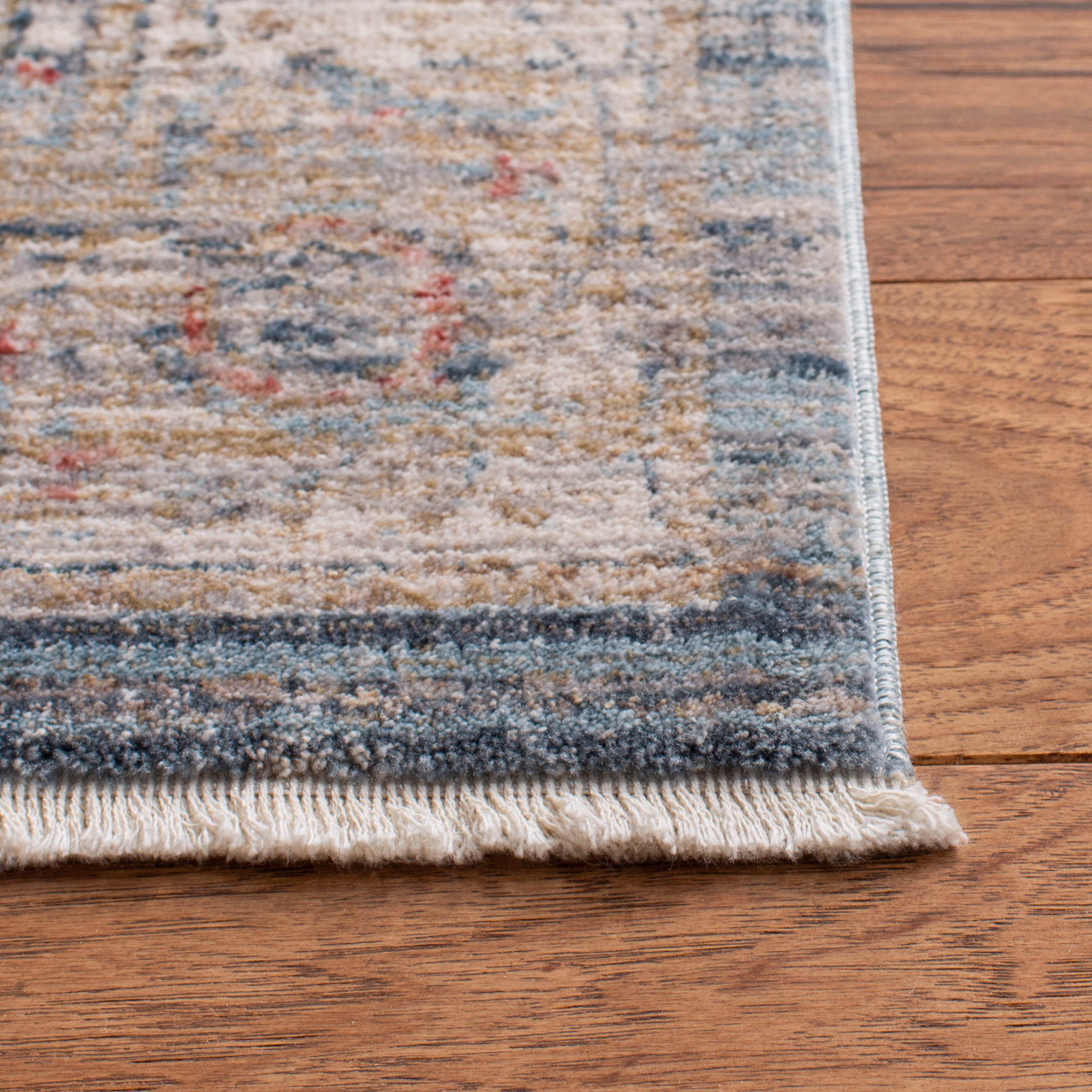 SAFAVIEH Isabella Kuzman Floral Bordered Area Rug, Light Blue/Cream, 5'3" x 7'6"