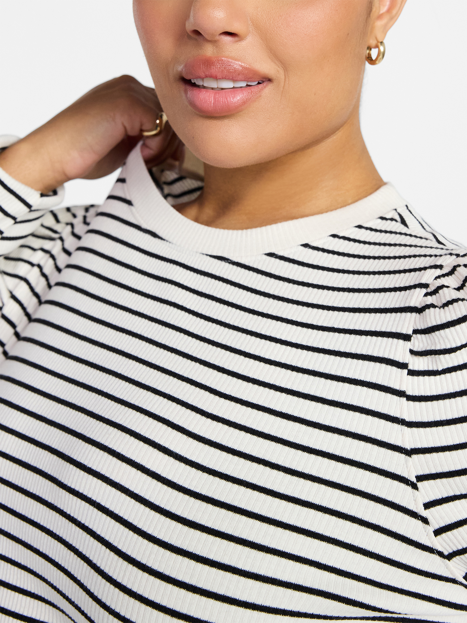 Terra & Sky Women's Plus Puff Long Sleeve Crewneck Top, Sizes 0X-5X