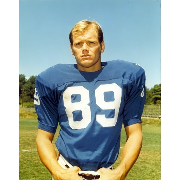 Fred Dryer In Football Uniform Portrait Photo Print 24 X 30 Walmart Com Walmart Com