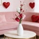 thumbnail image 4 of Tulipanes artificiales con ramas de bayas en forma de corazón | Decoración para el hogar en San Valentín | Arreglo floral artificial para porche, jardín y jardinera, 4 of 6