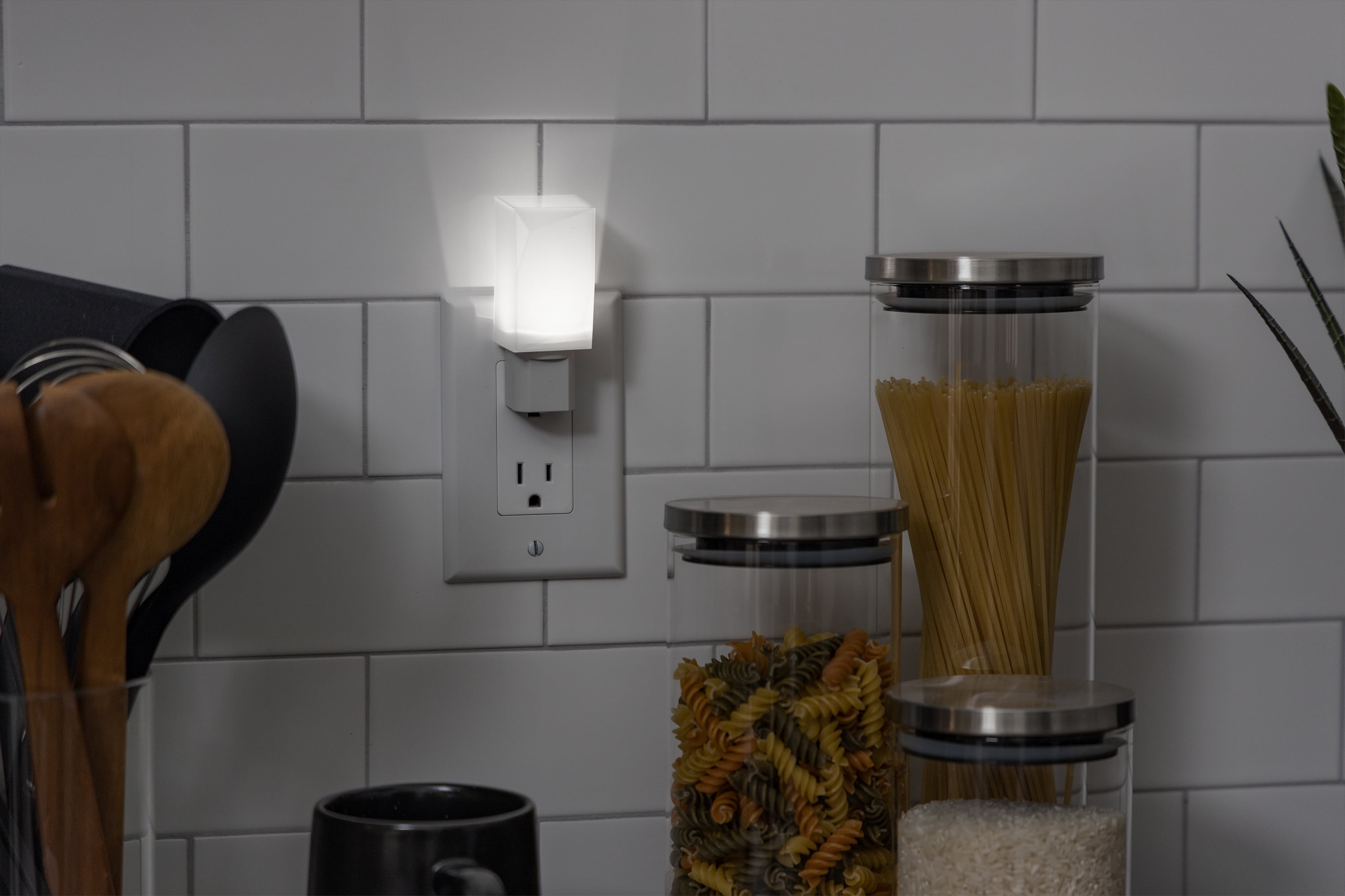 (3 pack) Great Value Plug-in LED Night Light, Light Sensing, Daylight, 6 in, 2.83 in, Adult