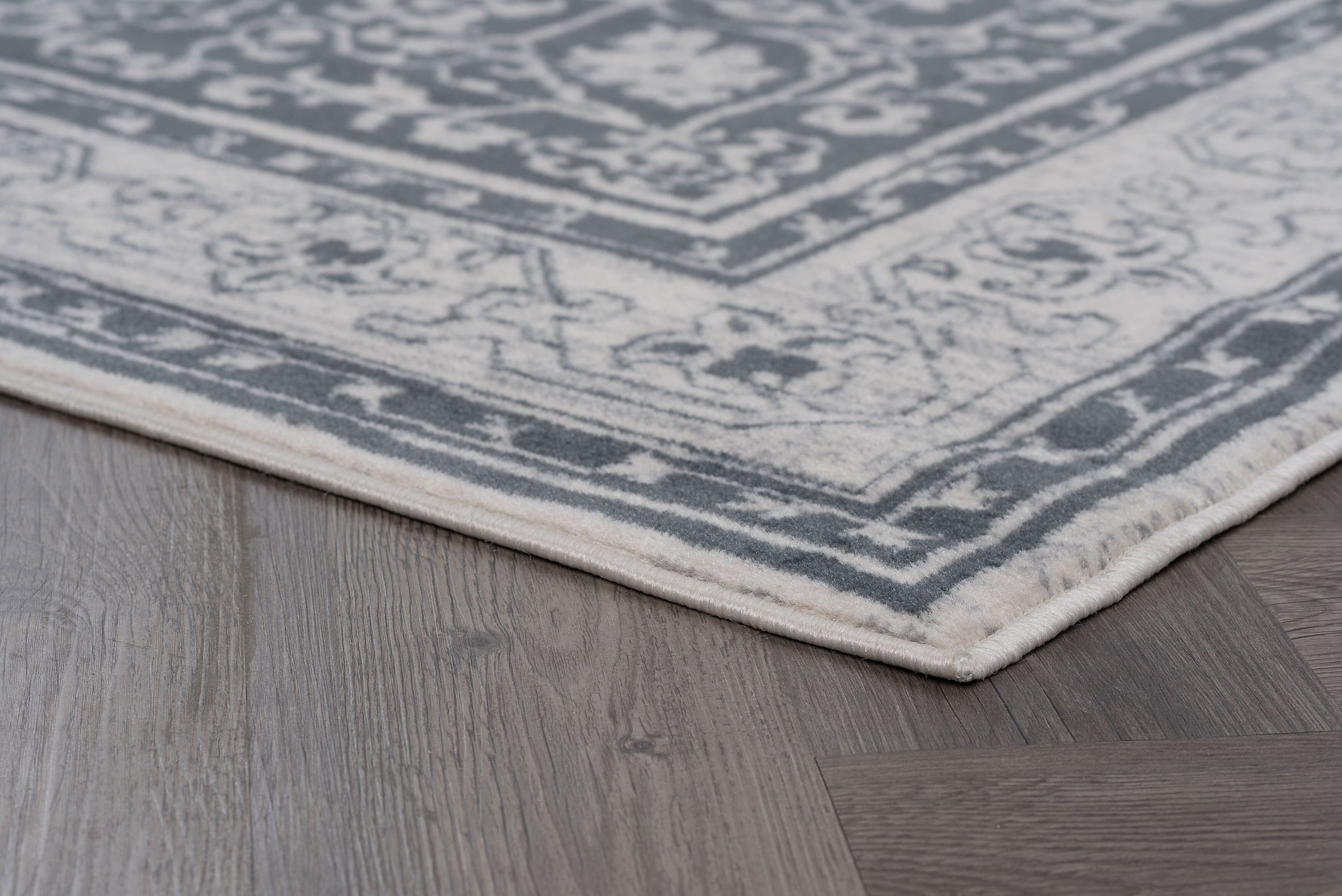 Madison Traditional 9' x 12' Gray and Cream Polypropylene Indoor Area Rug