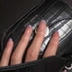 thumbnail image 2 of Uñas postizas cortas de color morado, puntas francesas, acrílicas cuadradas, uñas postizas de cobertura completa para mujeres y niñas, 24 piezas, 2 of 5