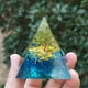 thumbnail image 3 of Mini pirámide de cristal natural, generador de energía, cuarzo, amatista, curación espiritual, cristal, chakra, pirámide de resina, 3 of 6