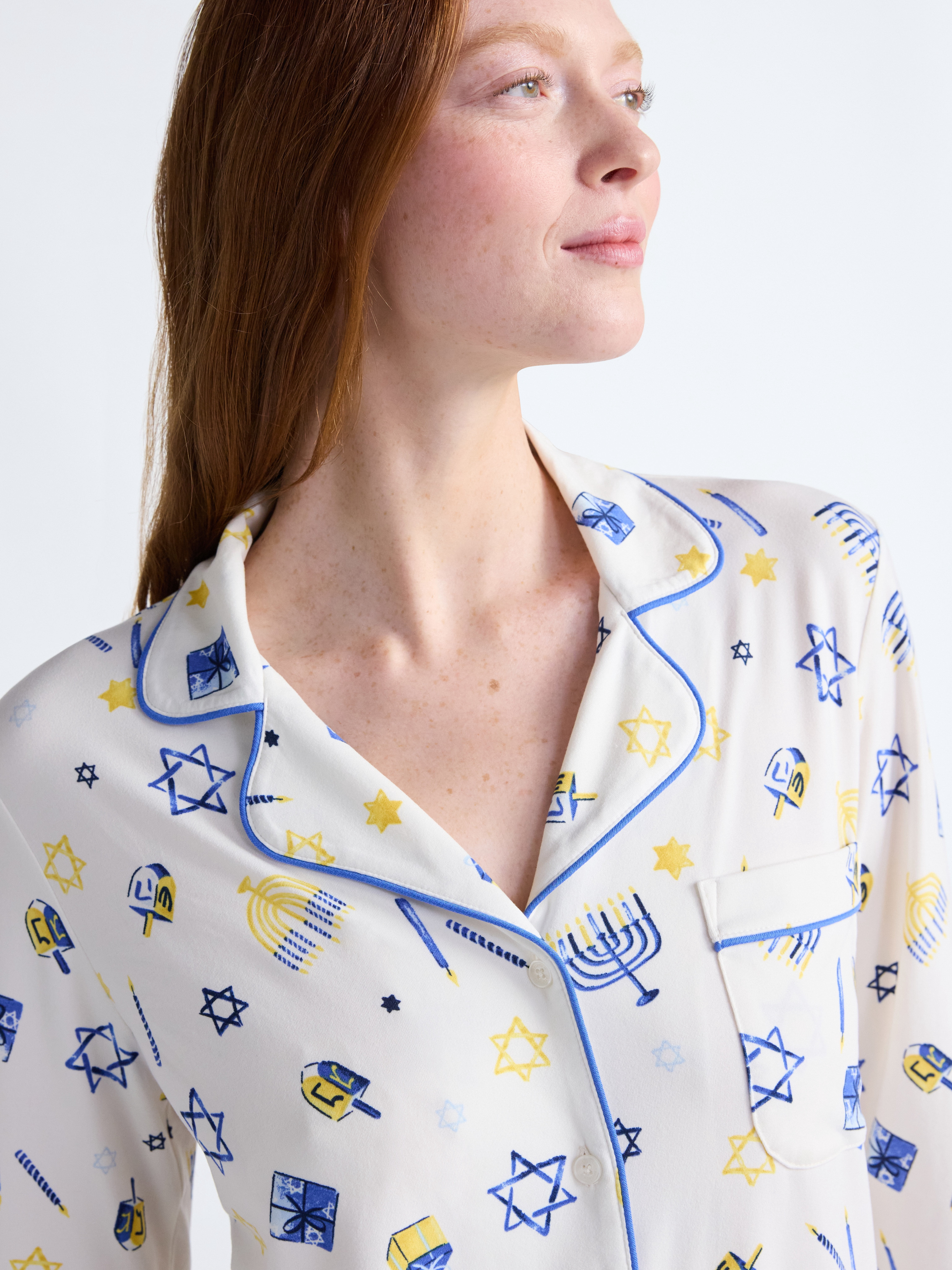 Joyspun Women’s Dreamy Soft Collection Hanukkah Long Sleeve Top and Pants Pajama Set, Sizes XS-4X