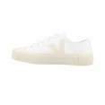thumbnail image 1 of Zapatilla Veja Wata II Low para mujer, blanca/Pierre, talla 5, 1 of 4
