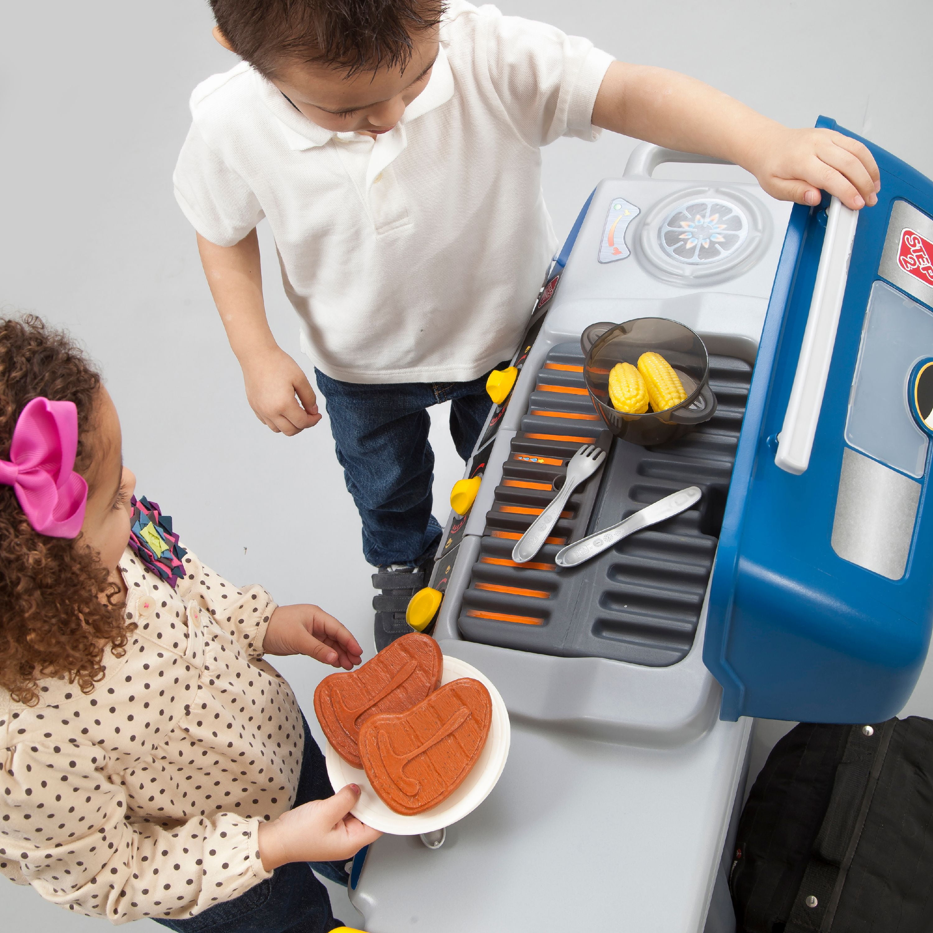 Step2 Sizzle & Smoke Barbecue Blue Toddler Grill Playset with 15 Piece Plastic Barbeque Play Set