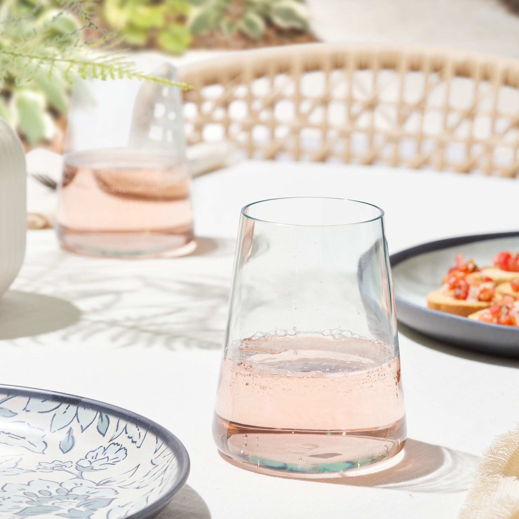Better Homes & Gardens 20-Ounce Tritan Flare Stemless Wine Glass