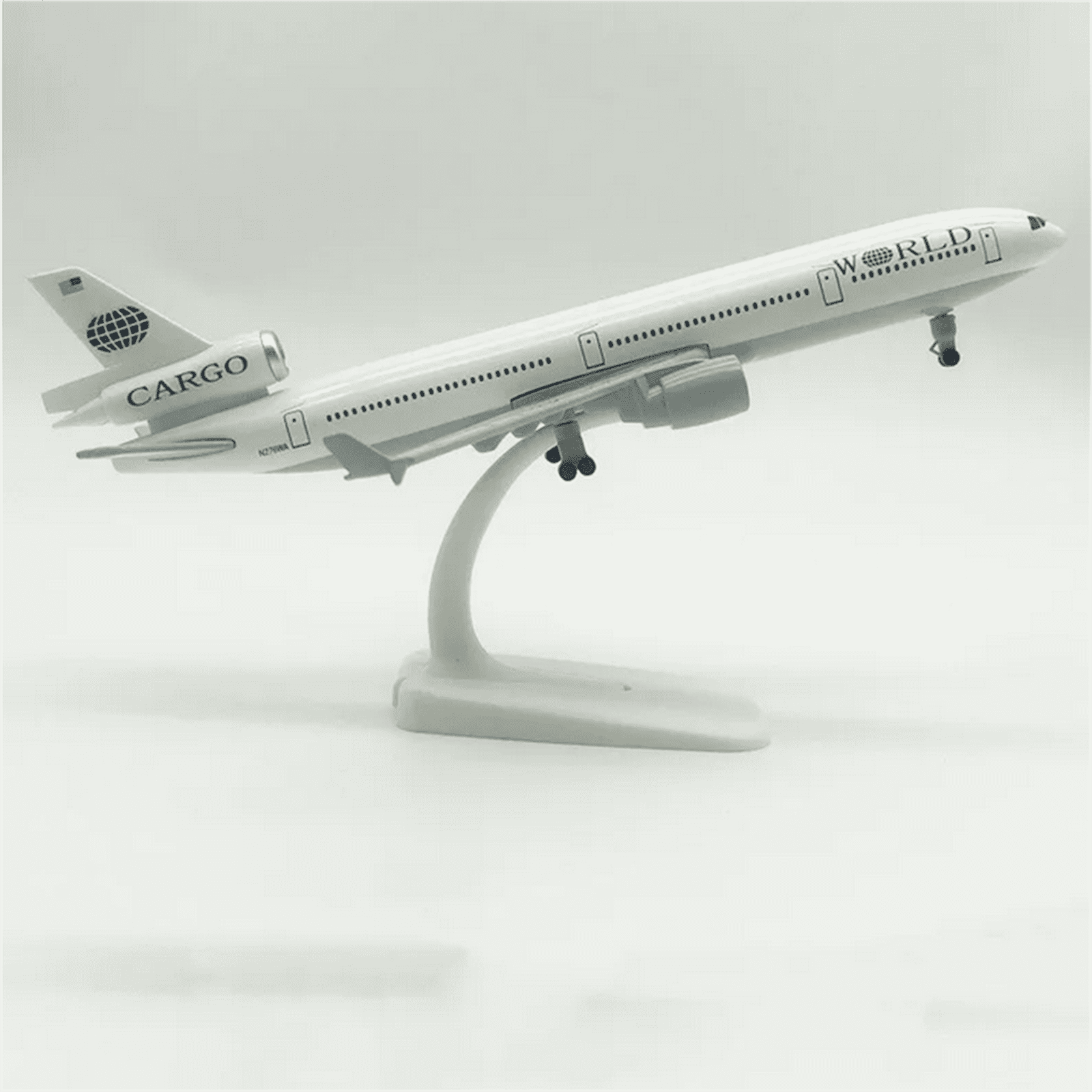Collectible USA Cargo MD-11 Airplane Model Retro and Elegant for Aviation Enthusiasts Gifts, 21CM Length