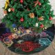 thumbnail image 3 of Falda para árbol de Navidad de Stranger Things, suave y divertida, decoración navideña navideña de granja de 48", 3 of 4