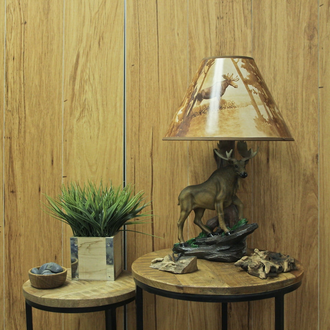 Zeckos North American Bull Moose Table Lamp w/ Shade