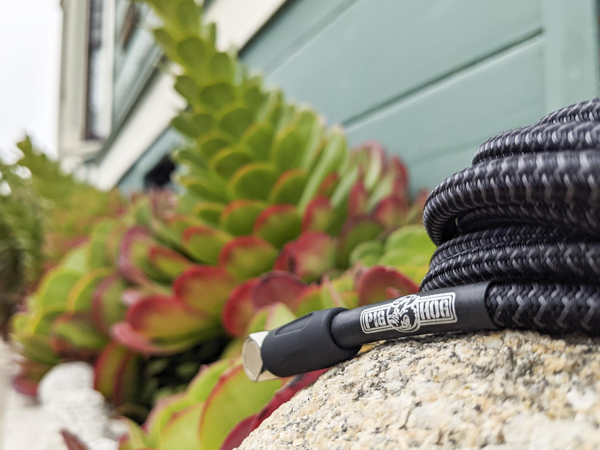 Pig Hog Black Woven Tour Grade Instrument Cable 1/4" to 1/4" Right Angle 10ft , PCH10BKR
